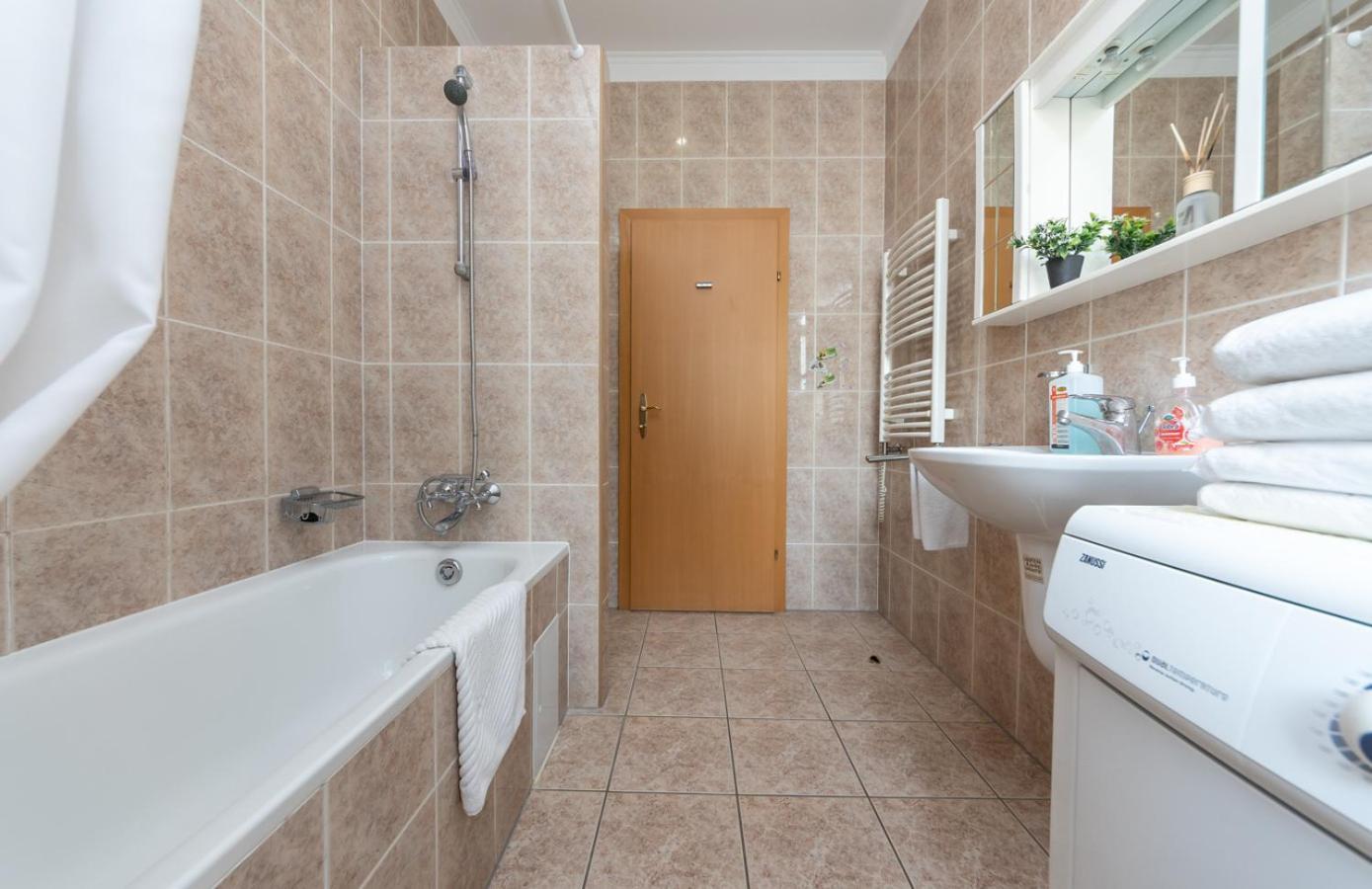 Mini-Hotel Guest Residence Kyiv Exterior foto