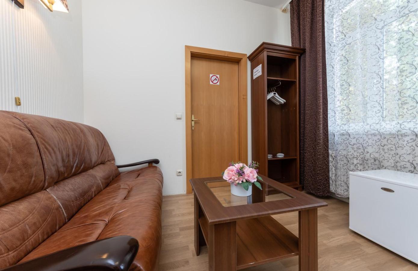 Mini-Hotel Guest Residence Kyiv Exterior foto